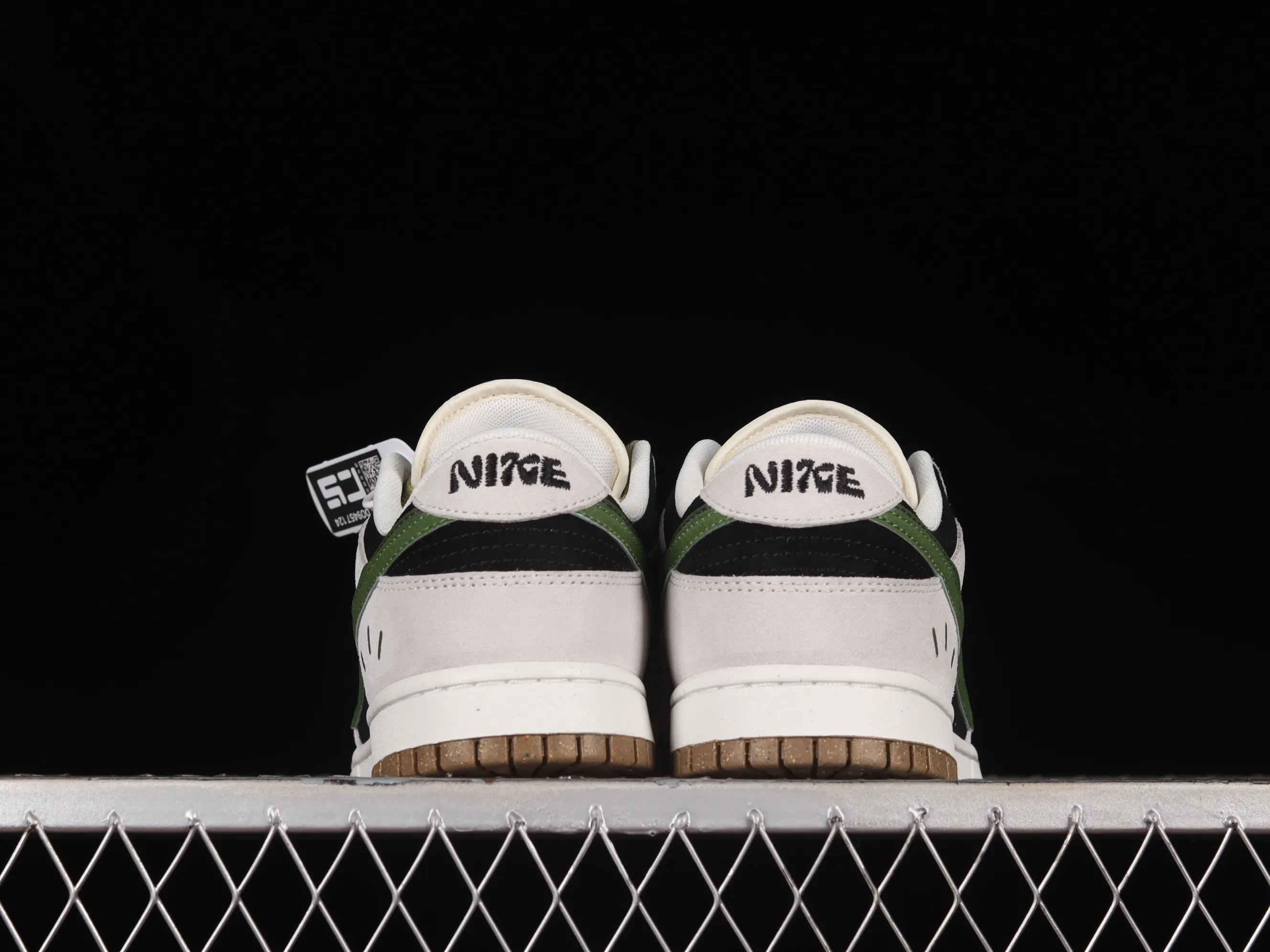 All categories Nk SB Dunk series Nk SB Dunk Low low-top sneakers Nk SB Dunk Low "85" black, gray and green double hook SB low-top sports and leisure sneakers DO9457-124